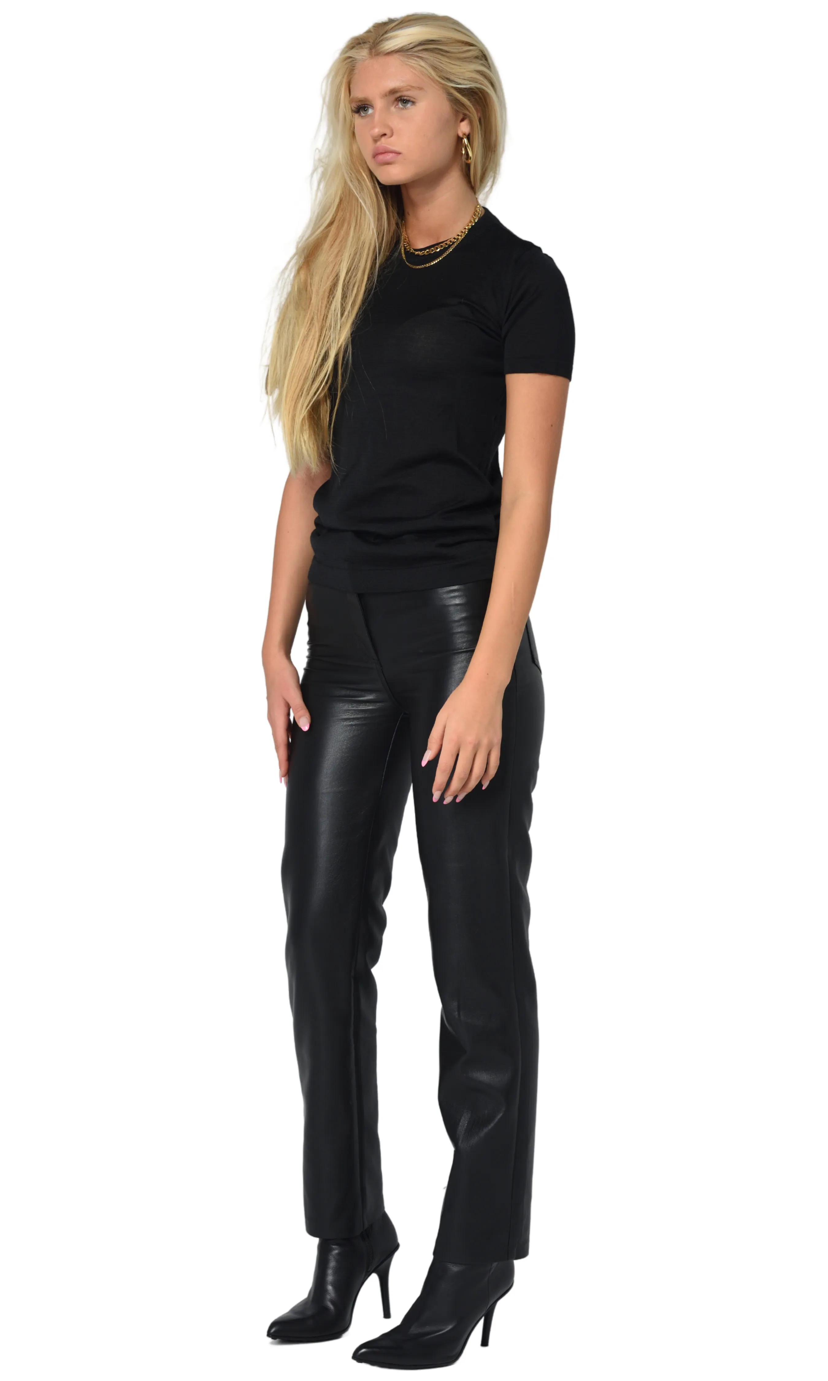 BLACK T-SHIRT